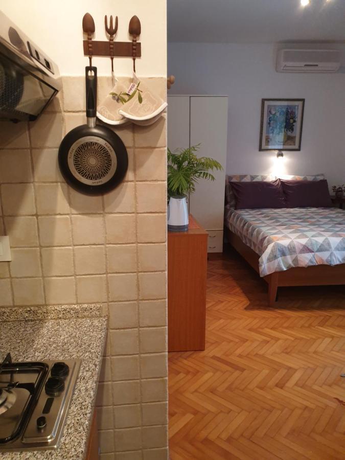 Privileggio Residence Ровінь Екстер'єр фото